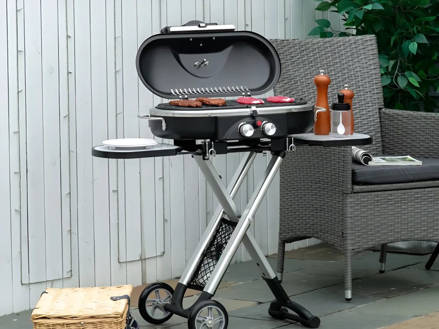 Barbecue a Gás Dobrável com 2 Queimadores e Mesas Laterais + Limpa Grelhas e Churrasqueiras